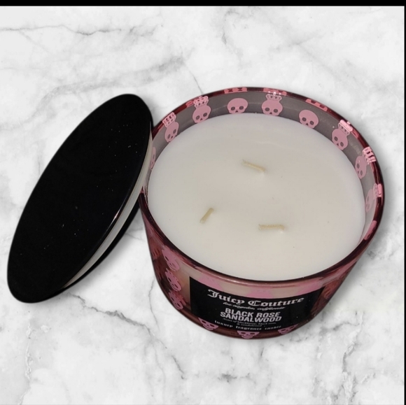 Juicy Couture Pink Skull Candle - Black Rose Sandalwood - 16.5oz - Picture 2 of 4